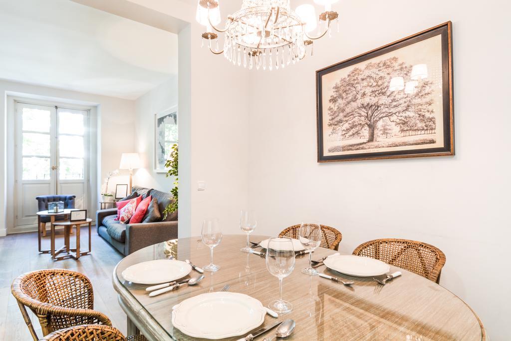 Pyr Select Plaza Santa Ana Apartment Madrid Exterior photo