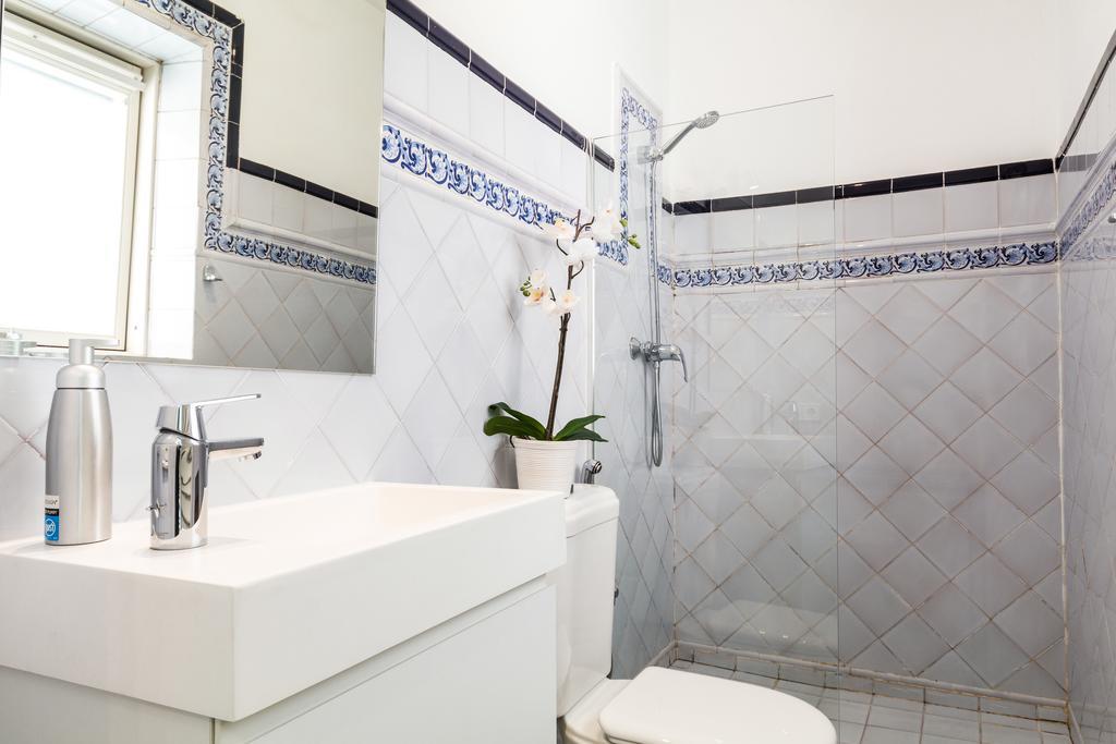 Pyr Select Plaza Santa Ana Apartment Madrid Exterior photo