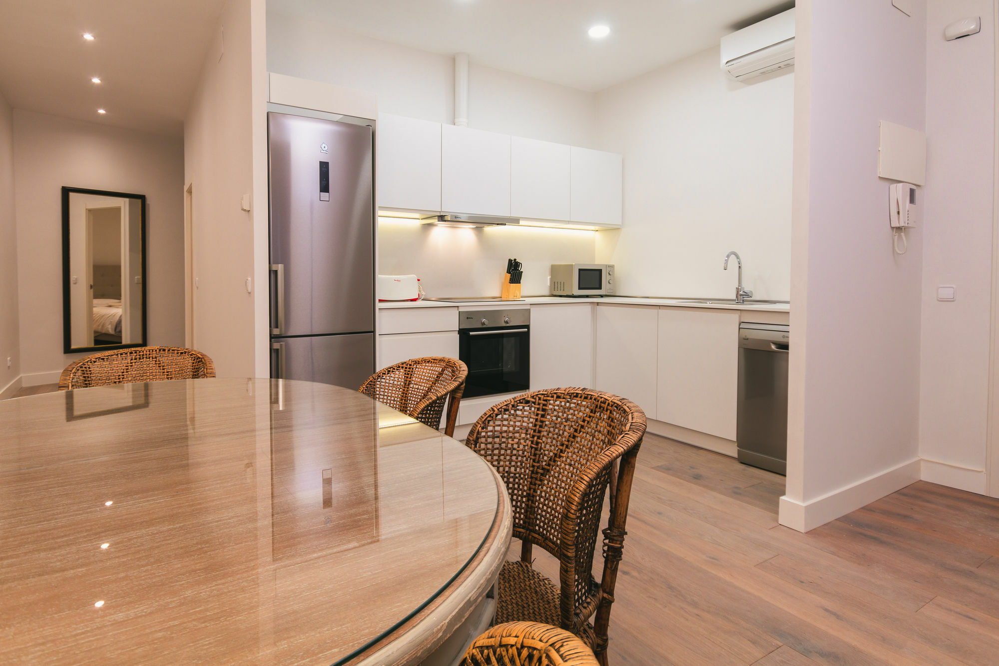 Pyr Select Plaza Santa Ana Apartment Madrid Exterior photo